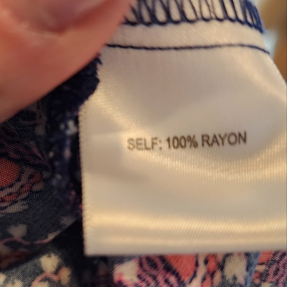 Jane and Delancy peasants long sleeve flowy rayon blouse. - Picture 15 of 17